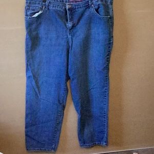 Gloria Vanderbilt jeans. Amanda. Wide leg